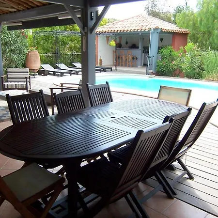 Cala Rossa فيلة بورتو فيكشْيو